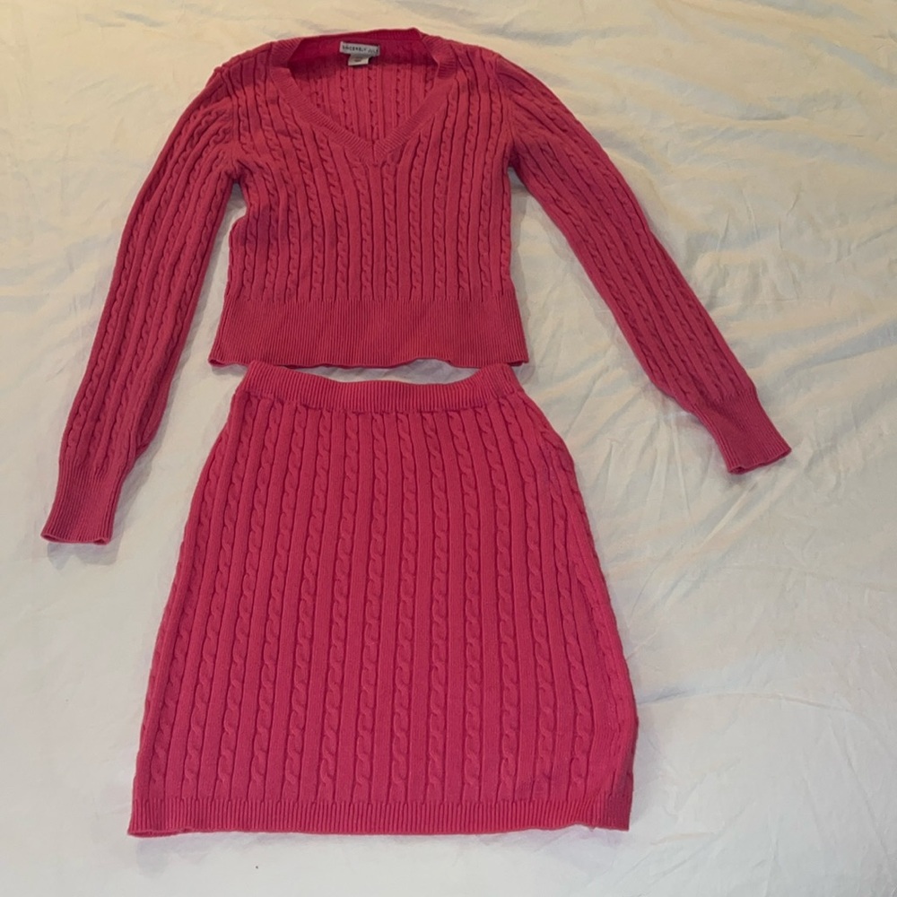 Skirt & top knit set